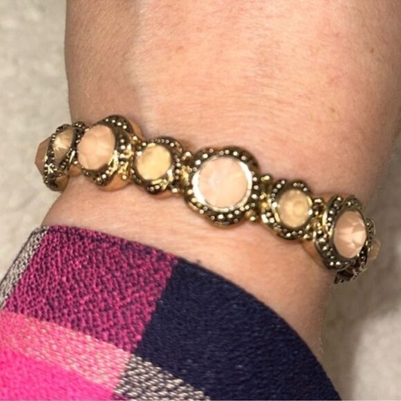 Vintage Gold Tone Peach Nude Rhinestones Stretch Bracelet